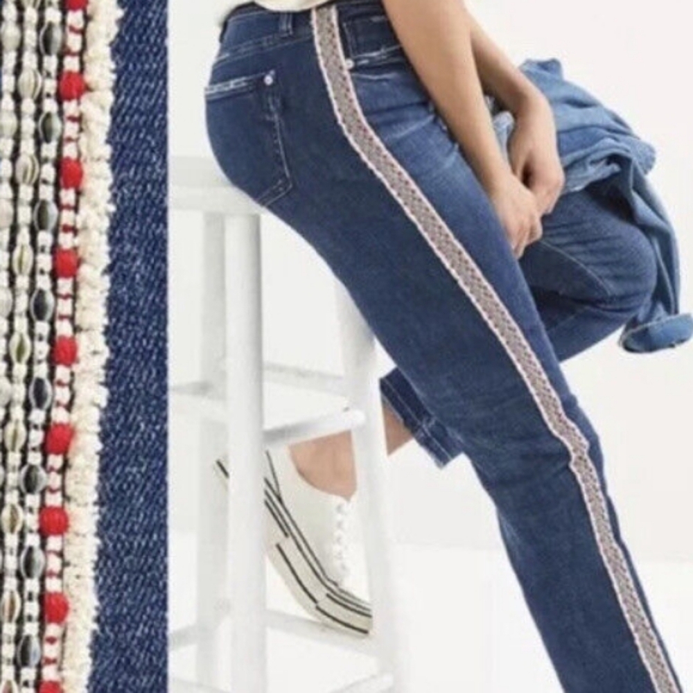 PILCRO‎ Anthropologie The Boyfriend Slim Embroidered Jean Size 27